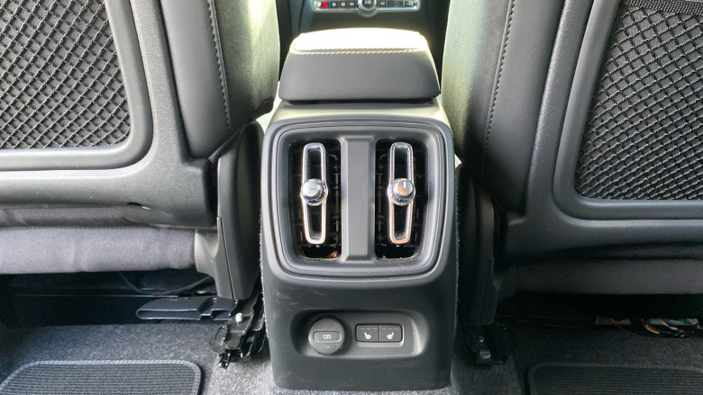 Volvo XC40 2.0 B3P Plus Dark 5dr Auto Petrol Estate